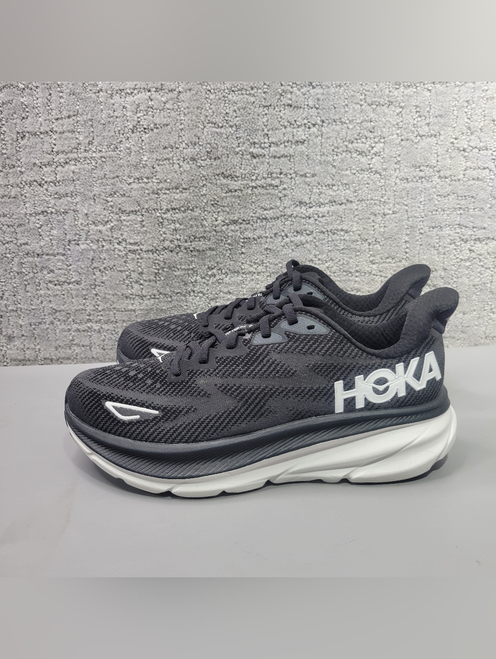 Hoka one one Clifton 9 Women's Size US 8B Black White Athletic Running Sneakers.